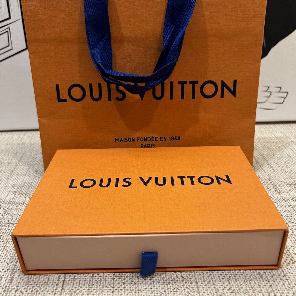 Louis Vuitton Brown Monogram Wallet - Picture 4 of 15
